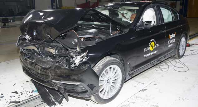 BMW Série 5: cinco também na segurança