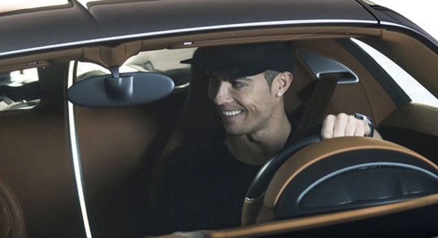 Ronaldo aprova o Bugatti Chiron
