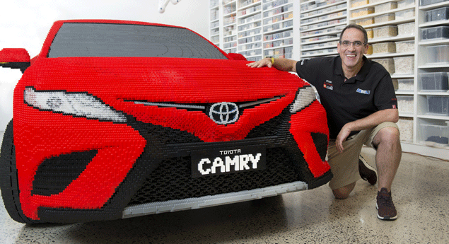 Toyota apresenta Camry… feito de Legos
