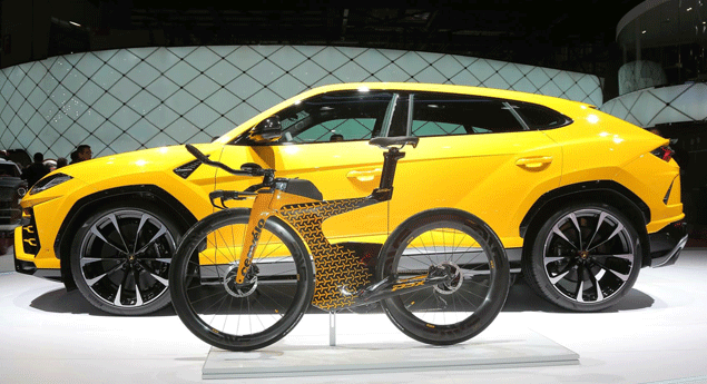 Lamborghini mostra apetência para o triatlo