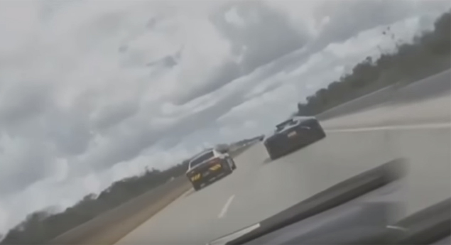 EUA: Carro da polícia “pica” Lamborghini Aventador