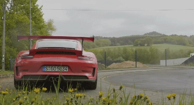 Porsche 911 GT3 RS explora a parte esquecida de Nurburgring