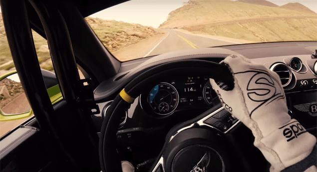 Video mostra a vitoriosa prova do Bentley Bentayga em Pikes Peak