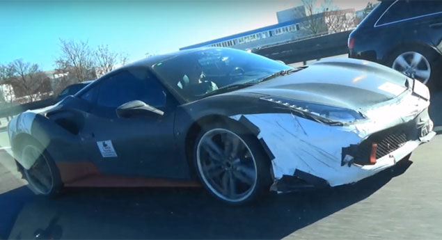 Possível Ferrari V8 híbrido apanhado nas ruas de Estugarda