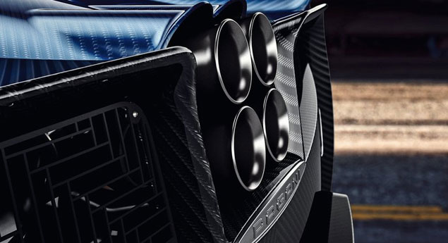Com V12 sem turbos. Pagani celebra 10 anos do Huayra com radical versão R