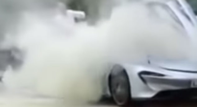 Protótipo do McLaren Speedtail ’em ebulição (vídeo)