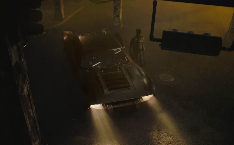 Depois de uma espécie de carro de combate, o Batman passa a utilizar um veículo mais real, a fazer lembrar um muscle car