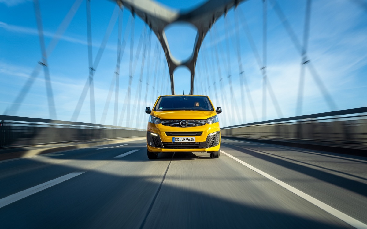 Opel Vivaro-e chega no verão