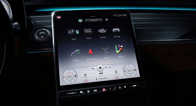 Novo Mercedes Classe S aposta na digitalização com cinco ecrãs centrais