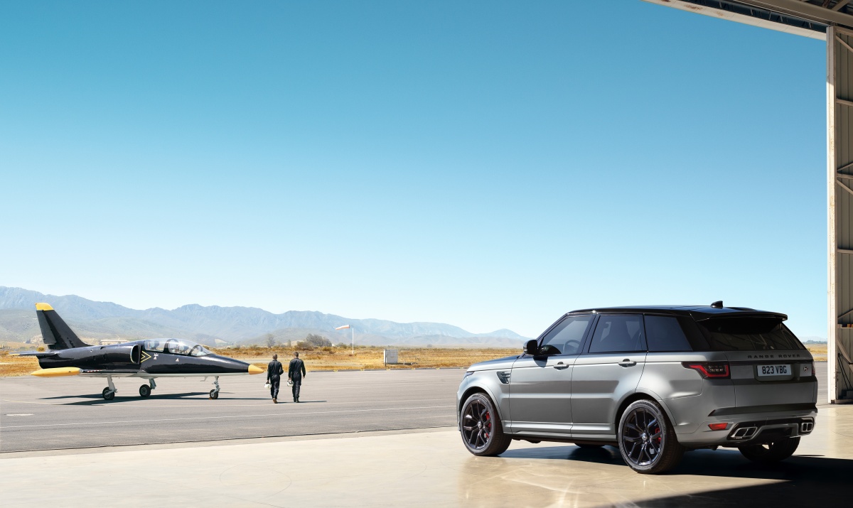O próximo Range Rover Sport vai ganhar uma maior eletrificação, através de novos motores híbridos