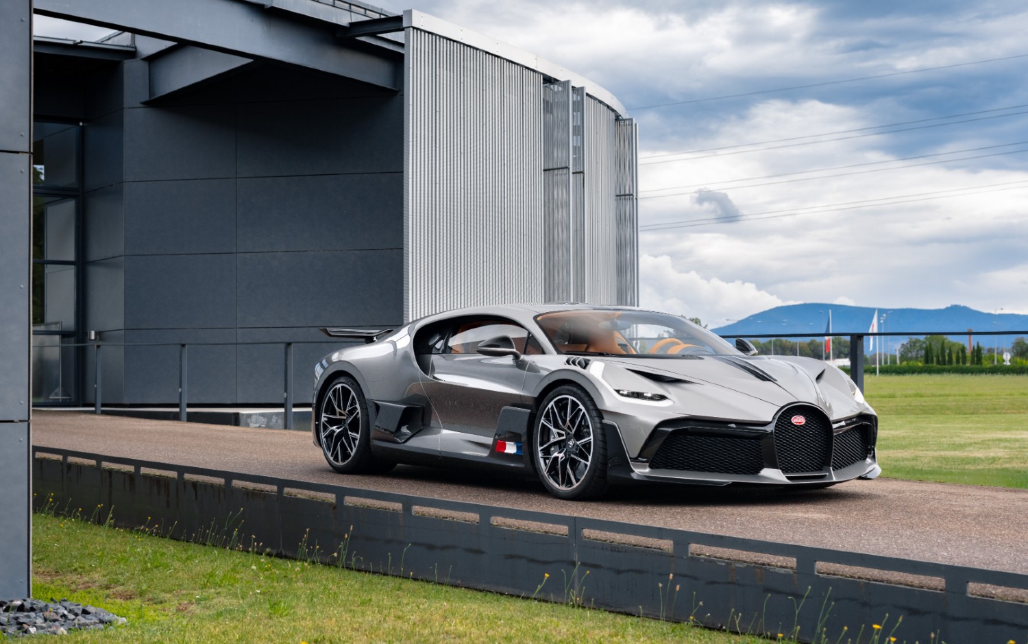 O Divo é o primeiro representante de uma nova era na Bugatti