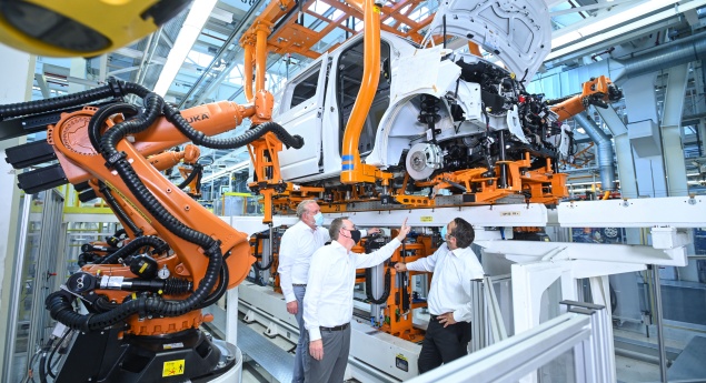 Volkswagen prepara produção do ID.Buzz e da nova Multivan