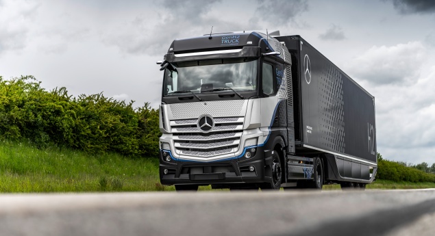 Mercedes-Benz iniciou testes com camiões a hidrogénio