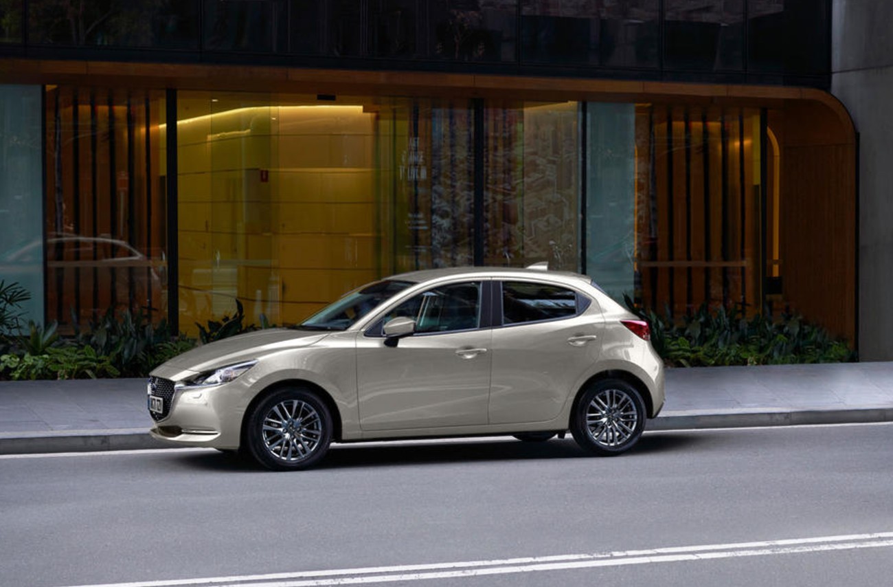 O agora renovado Mazda2 está a caminho com mais potência, eficiência e equipamento