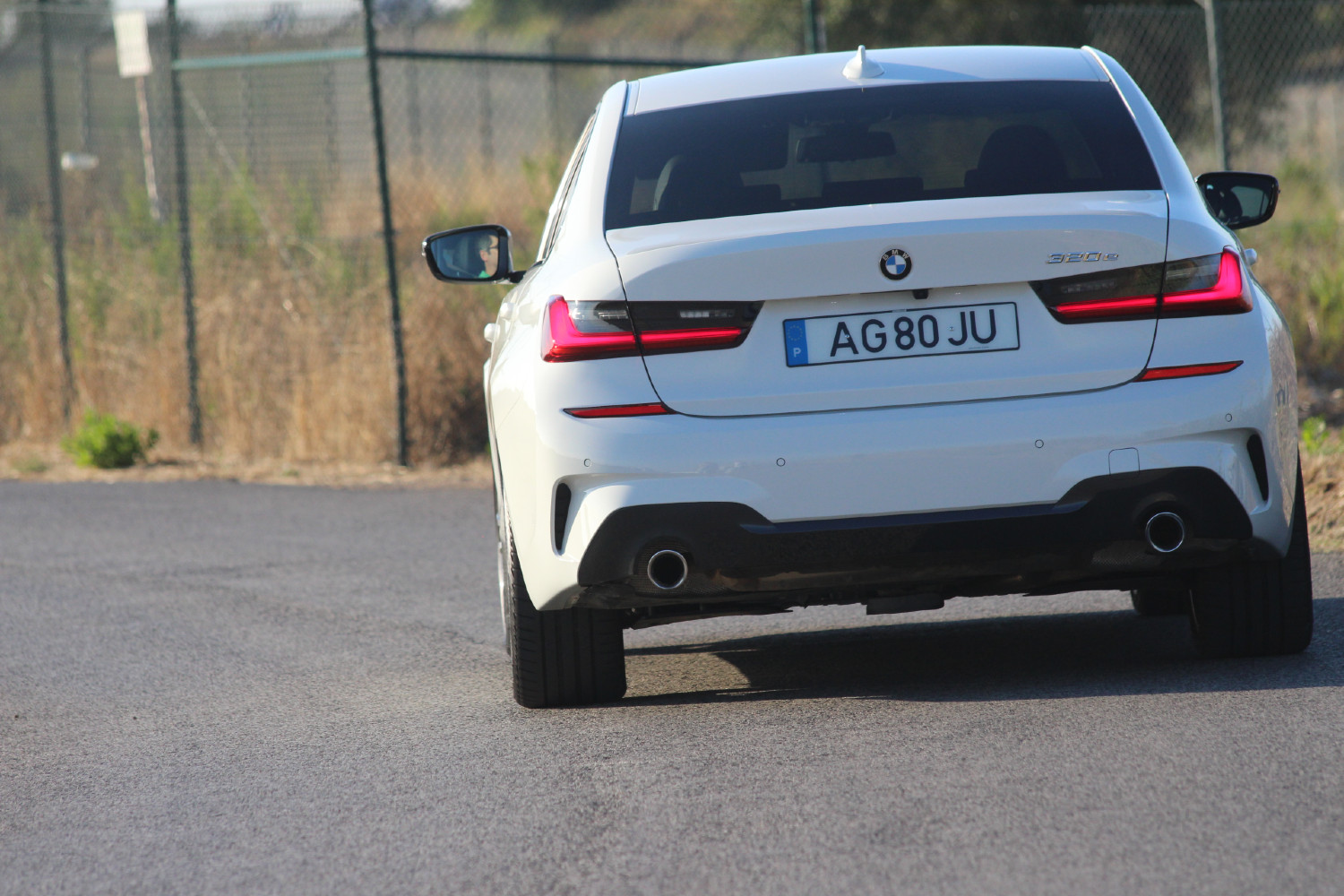 O 320e é um dos PHEV da marca alemã que beneficia do programa BMW Points. Foto: Turbo