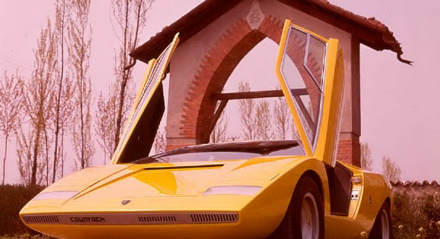 Pedido de cliente. Lamborghini apresenta cópia perfeita do Countach de 1971