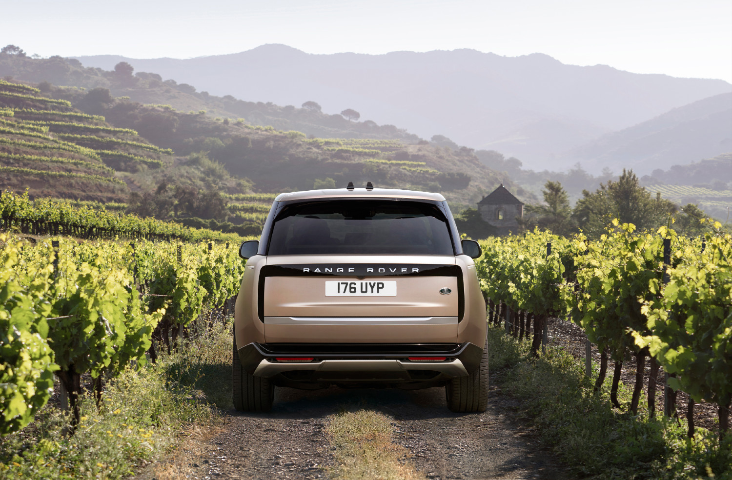 Agora com mais autonomia elétrica, o Range Rover PHEV só não pode, no entanto, ser conjugado com a nova lotação de 7 lugares 