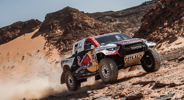 Com uma Toyota GR DKR Hilux. Nasser Al-Attiyah venceu Dakar 2022