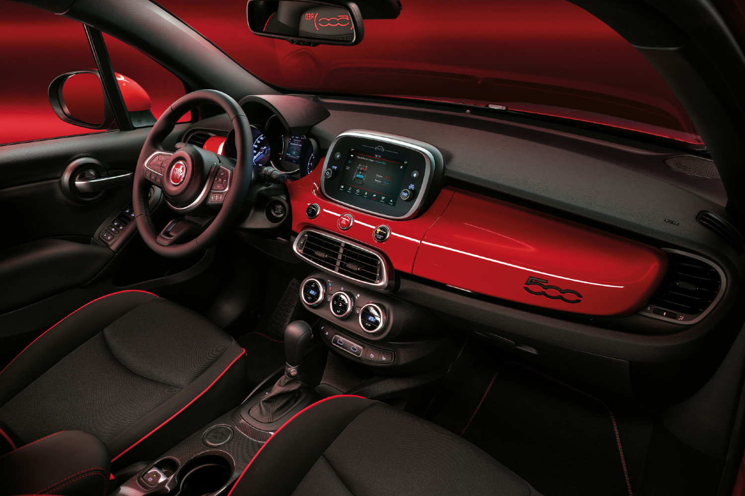 O interior do Fiat 500X Hybrid, versão RED