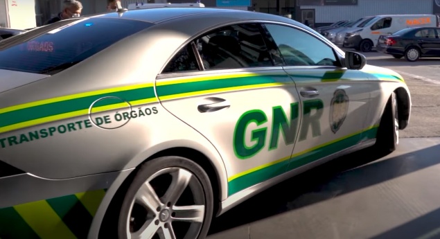 Missões especiais. Mercedes-Benz CLS assegura transporte de órgãos para a GNR
