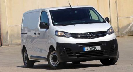 Opel Vivaro-e Cargo Enjoy L2H1 3 Lug 75 kWh. Ponta de lança