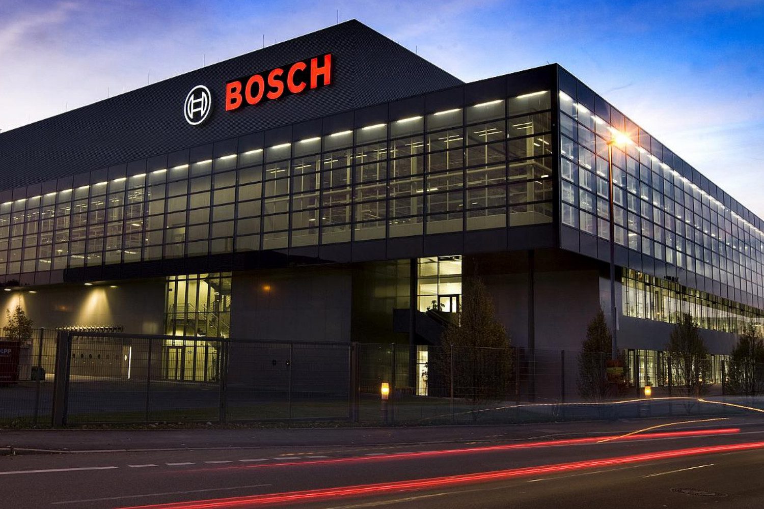 Embora seja um fornecedor de células de baterias, a Bosch alerta para a necessidade de diversificar tecnologias