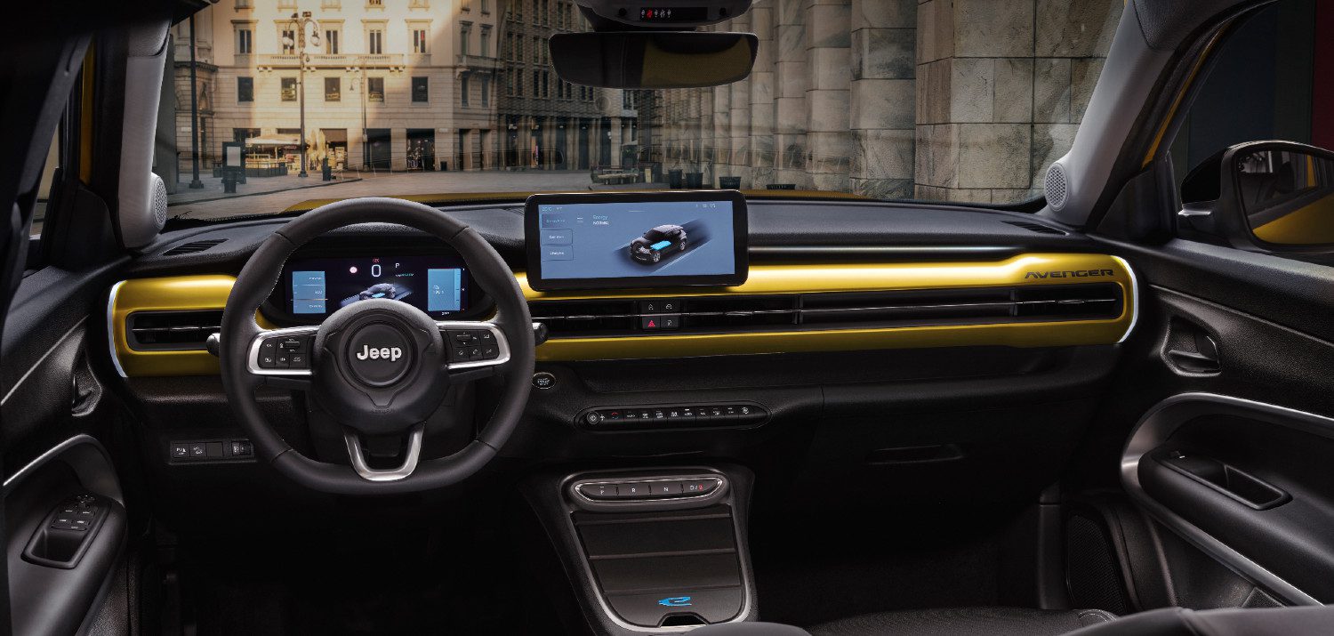 O novo Jeep Avenger promete um habitáculo moderno e funcional, com os já obrigatórios ecrãs digitais a sobressair
