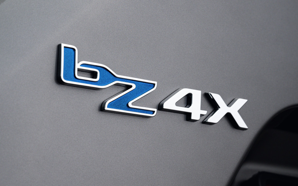 O bZ 4X é o primeiro elemento de uma nova geração de veículos 100% elétricos na Toyota e que virão contribuir para a redução das emissões de carbono e CO2 na Europa