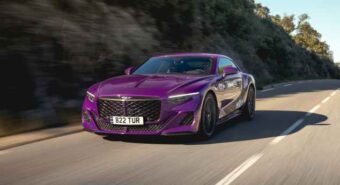 Bentley Batur de cor púrpura inicia testes nas estradas europeias