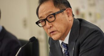 “Eu avisei…”. Chairman da Toyota volta a criticar aposta nos elétricos
