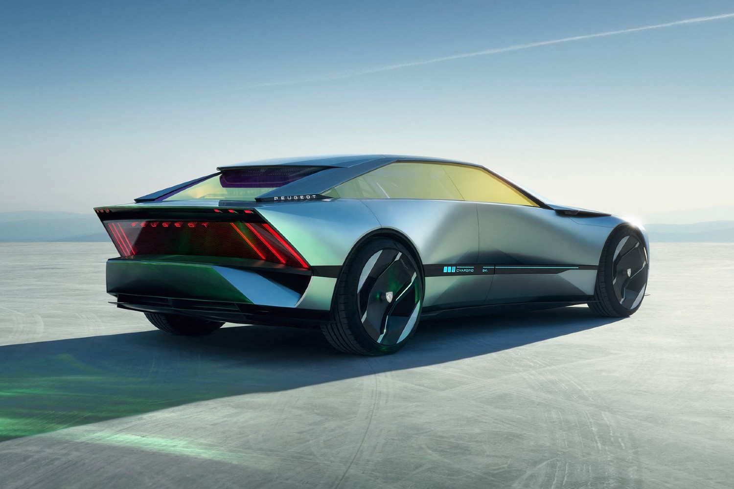 O Peugeot Inception Concept anuncia uma capacidade de aceleração dos 0 aos 100 km/h em menos de 3 segundos