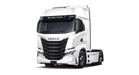 Iveco comercializa camiões elétricos com a sua própria marca